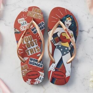 Havaianas Slim Wonder Woman Flip Flops Gold Red Graphic Sandals Size 7/8